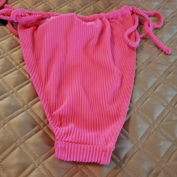 NWT Beach Boohoo Ribbed Itsy Bitsy Pink Bikini, Size 10 - Picture 4 of 13